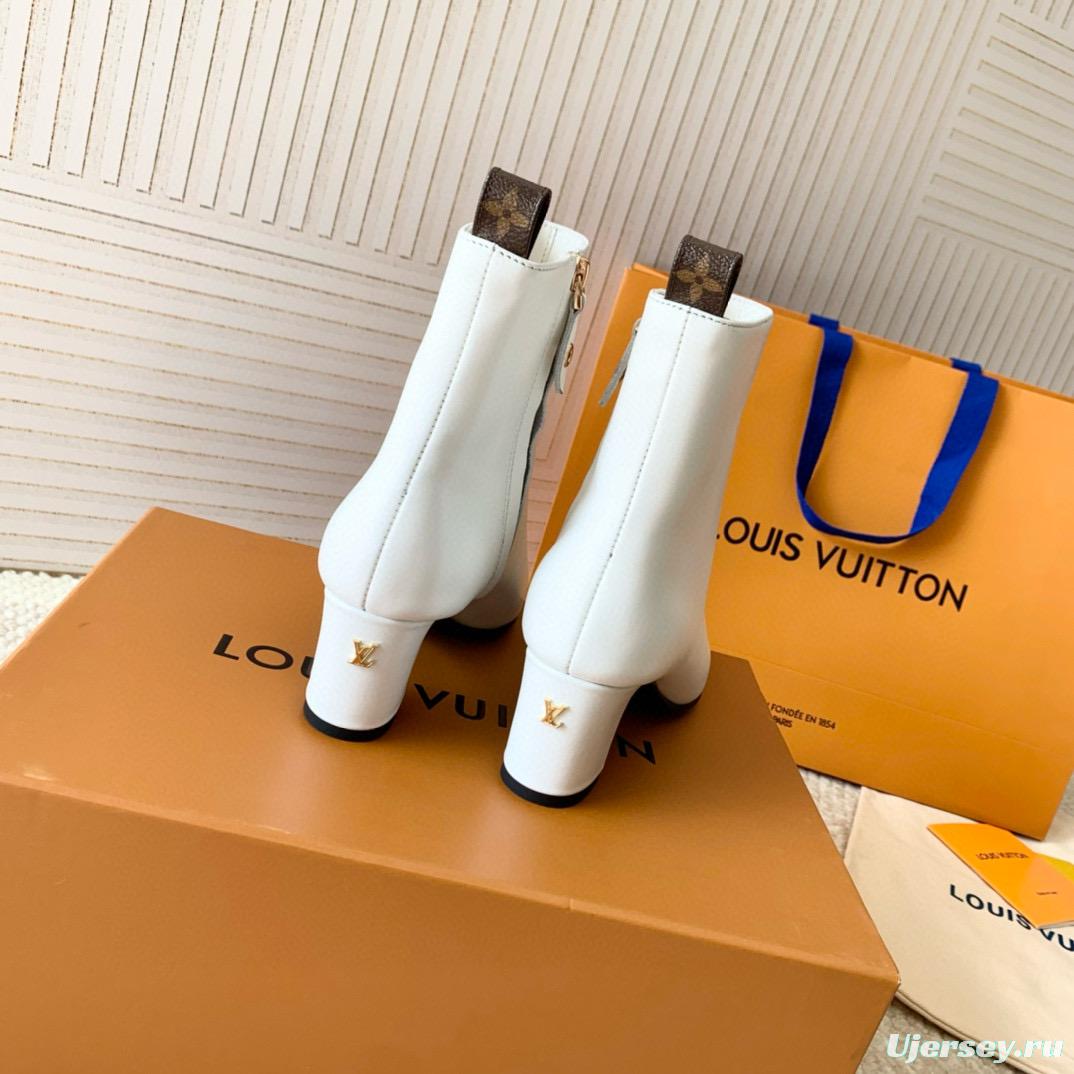 2024 Women Louis Vuitton White Leather Ankle Boots MJ00410