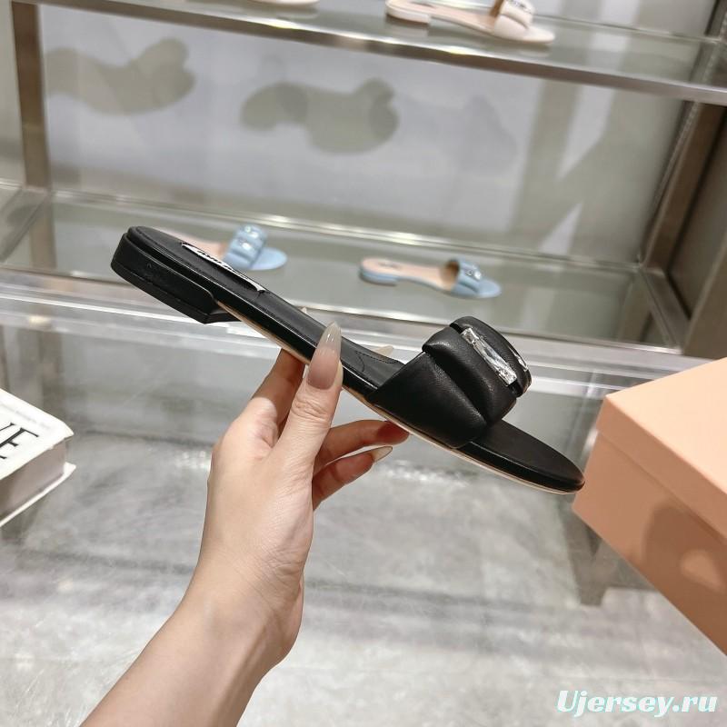 2025 Miumiu Black Leather Slippers KFY00250
