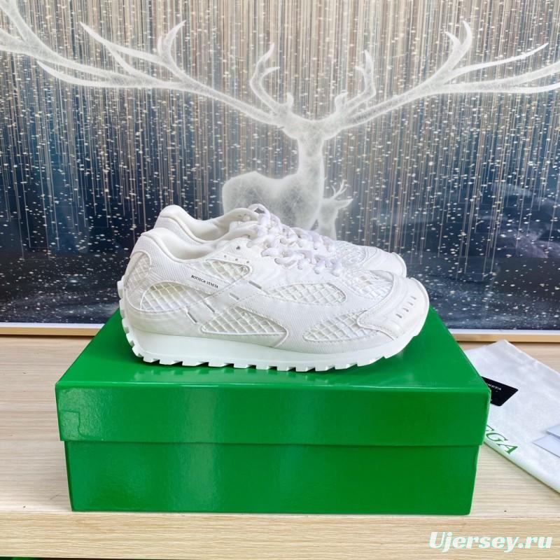 2025 Unisex Bottega Veneta White Lightweight Mesh Runner Sneakers LY00310