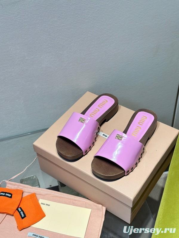 2025 Slippers Miumiu Purple Patent Leather Slippers KFY00230