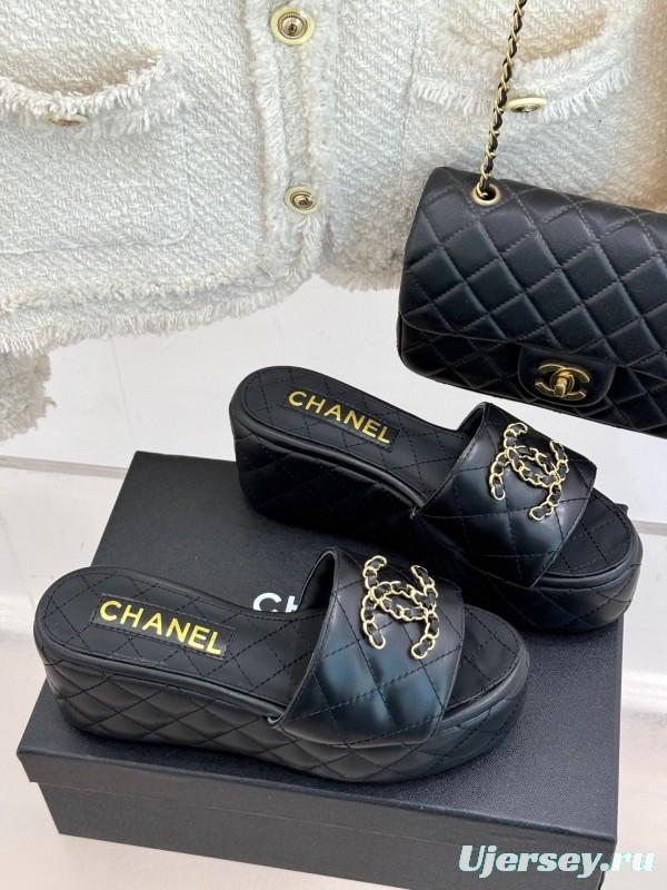 2025 Slippers Chanel Black Leather Slip-On Chain CC Logo