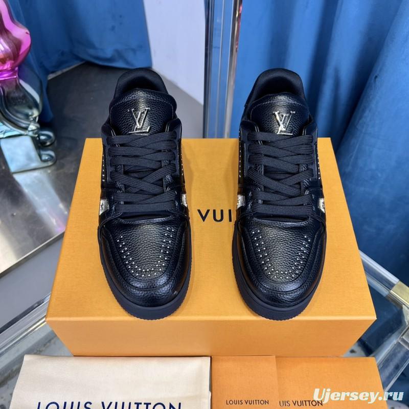 2025 Men Louis Vuitton Black Leather LV Trainer