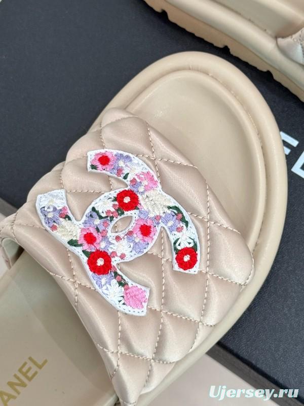2025 Slippers Chanel Beige Silk Floral Pattern