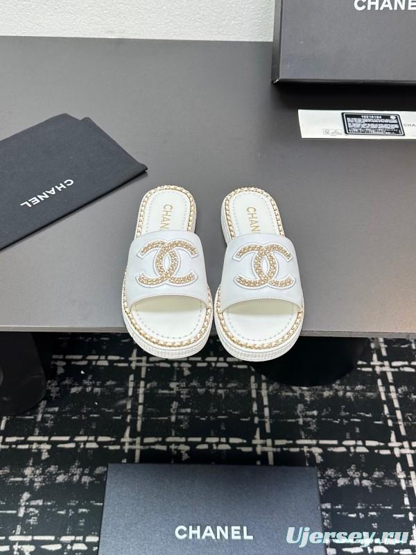 2025 Slippers CHANEL White Leather Woven Chain CC Logo LY00320