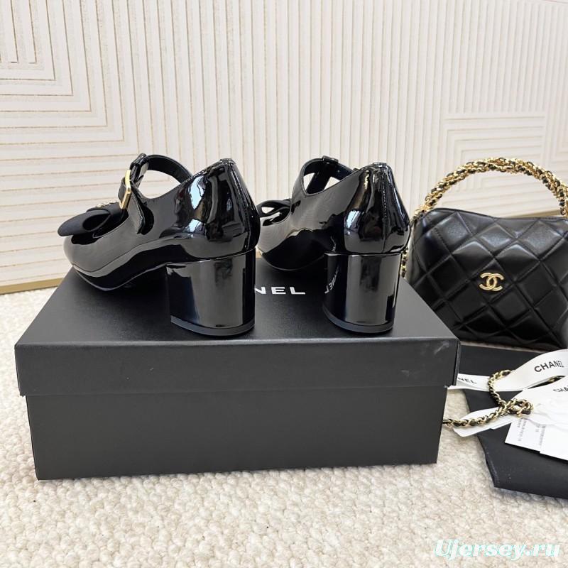 2025 Women Chanel Black Patent Leather Mary Jane Bow KFY00310