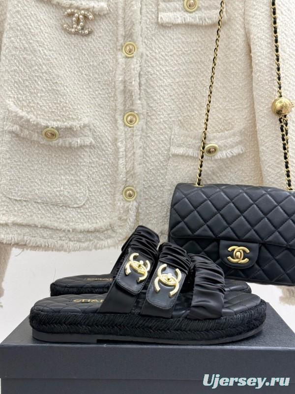 2025 Women Chanel Black Leather Slippers CC Logo KFY00230