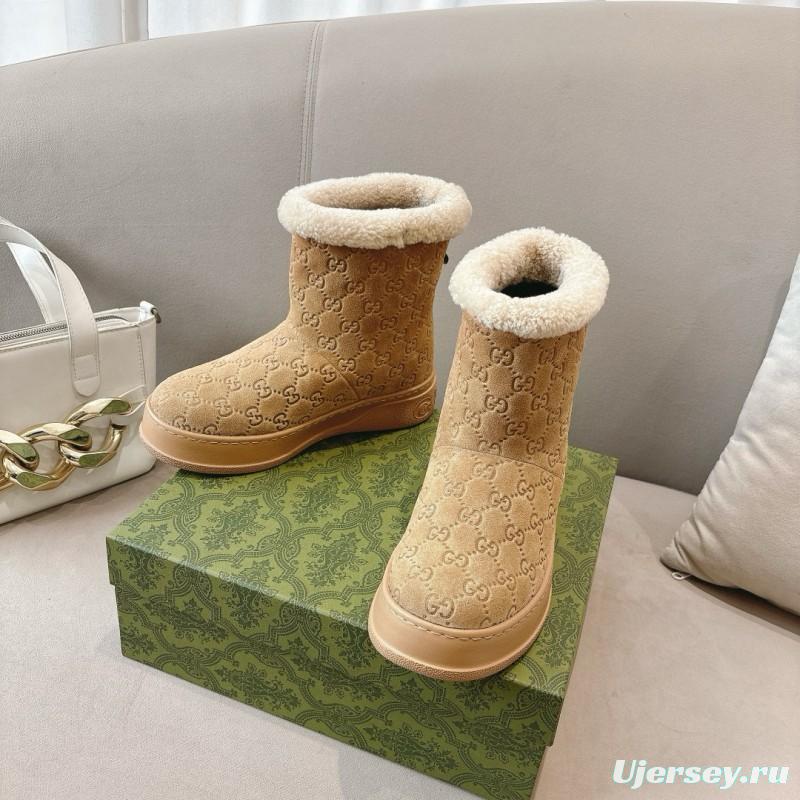 2024 Women Gucci beige suede snow boots with shearling lining MJ00350