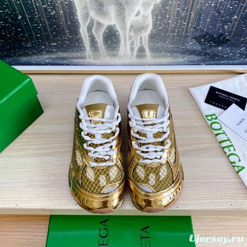2025 Unisex Bottega Veneta Gold Lightweight Mesh Runner Sneakers Geometric Rubber Sole LY00310