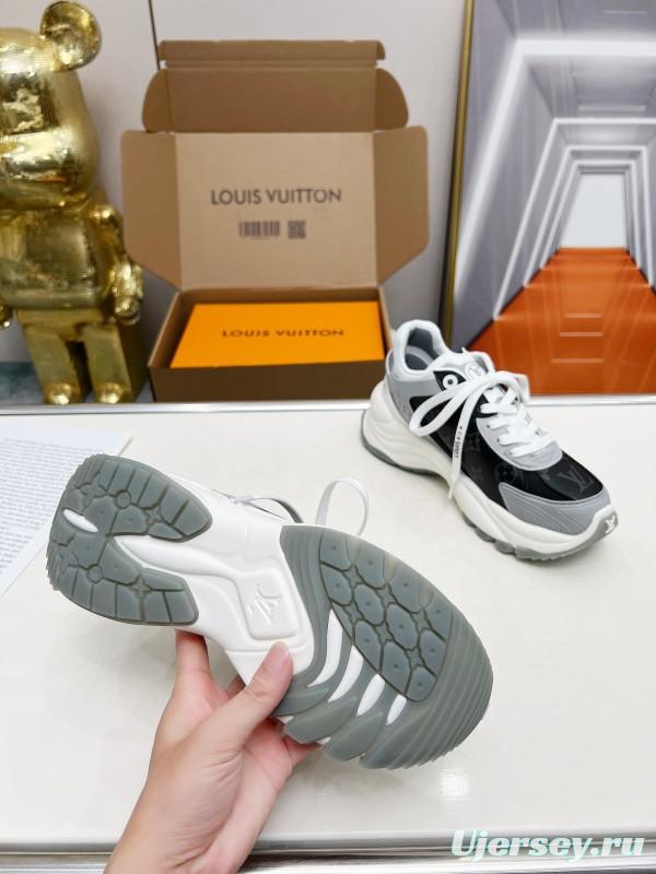 2025 Unisex Louis Vuitton Black White Leather Mesh Sneakers LY00340