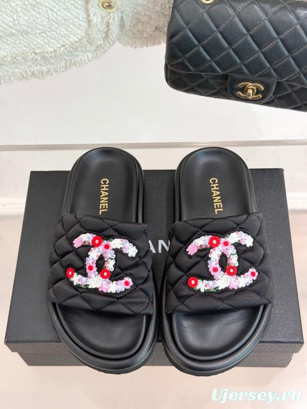 2025 Slippers Chanel Black Silk Women Slippers Embroidered KFY00260
