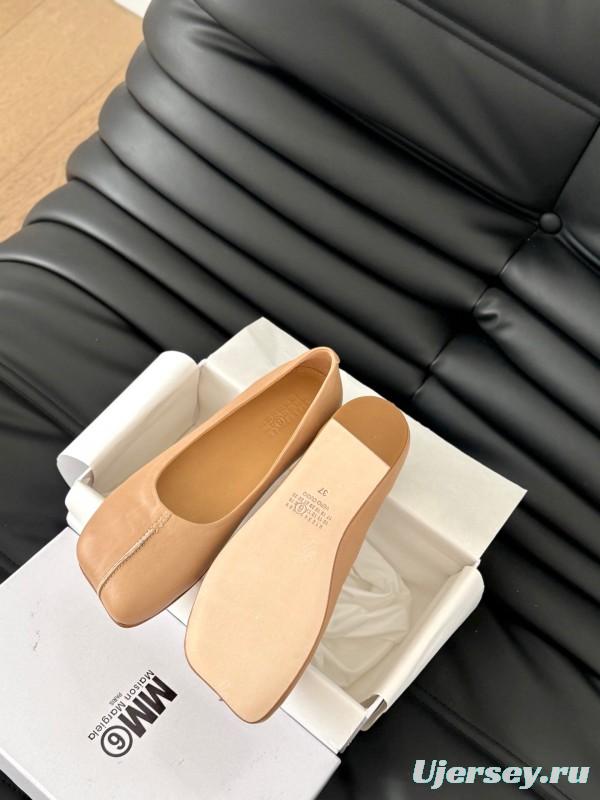 2025 Women MM6 Beige Leather Ballet Flat KFY00280