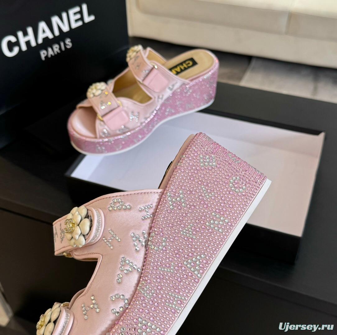 2025 Slippers Chanel Pink Leather Wedge Sandals LY00330