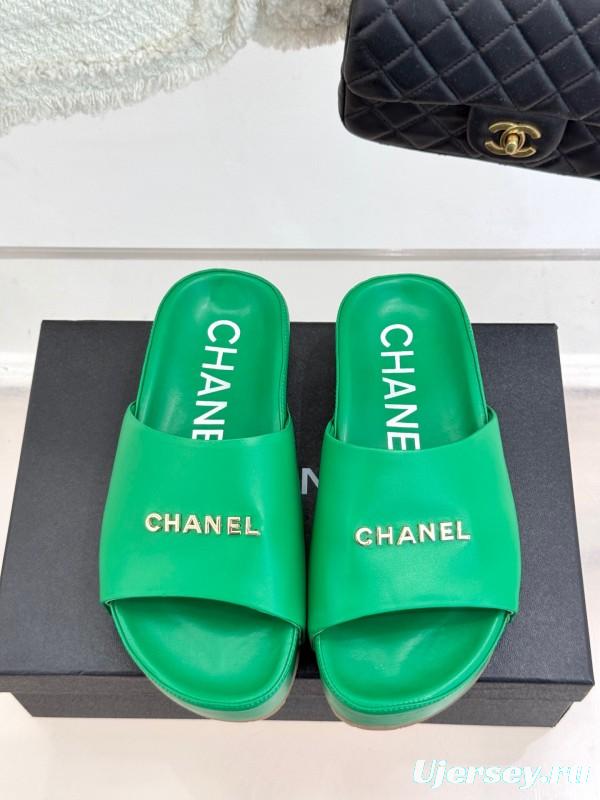 2025 Slippers Chanel Green Leather Slippers
