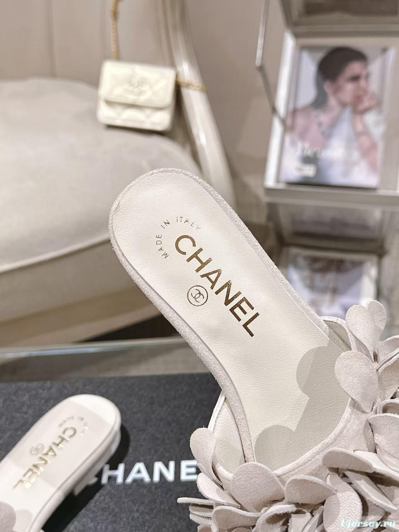2025 Women Chanel Beige Leather Mules Floral Decoration