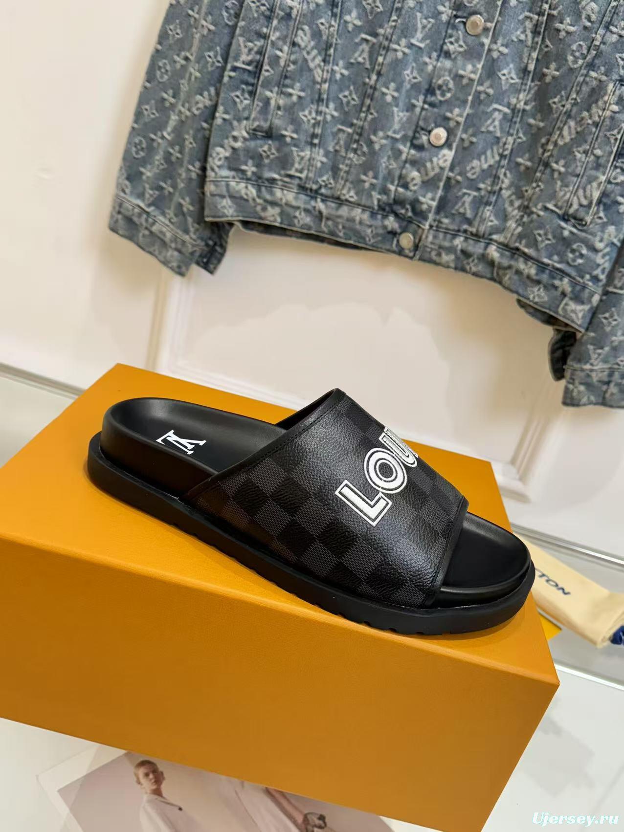 2025 Slippers Louis Vuitton Black Leather Slippers LY