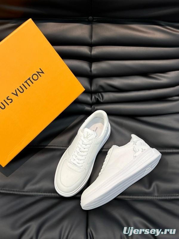 2024 Men Louis Vuitton White Leather Casual Sneakers MJ00400