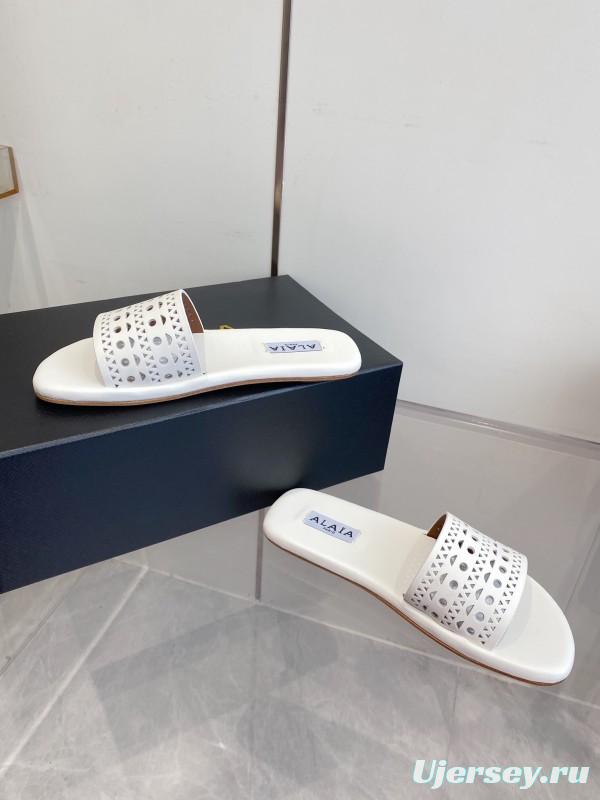 2025 Alaia White Leather Slippers KFY00280