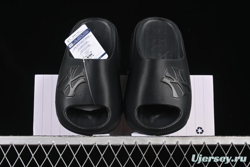 New York Yankees MLB Skipper Slide Summer Casual Sandals - 3ALPS015350BKS