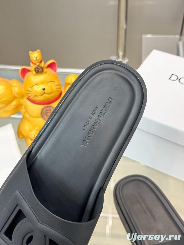 2025 Men Dolce & Gabbana Black Leather Slippers KFY00150