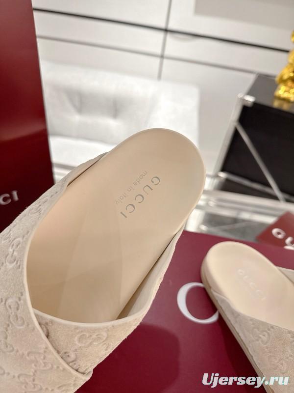 2025 Unisex Gucci Beige Suede Slippers Double G Embossed AS00240