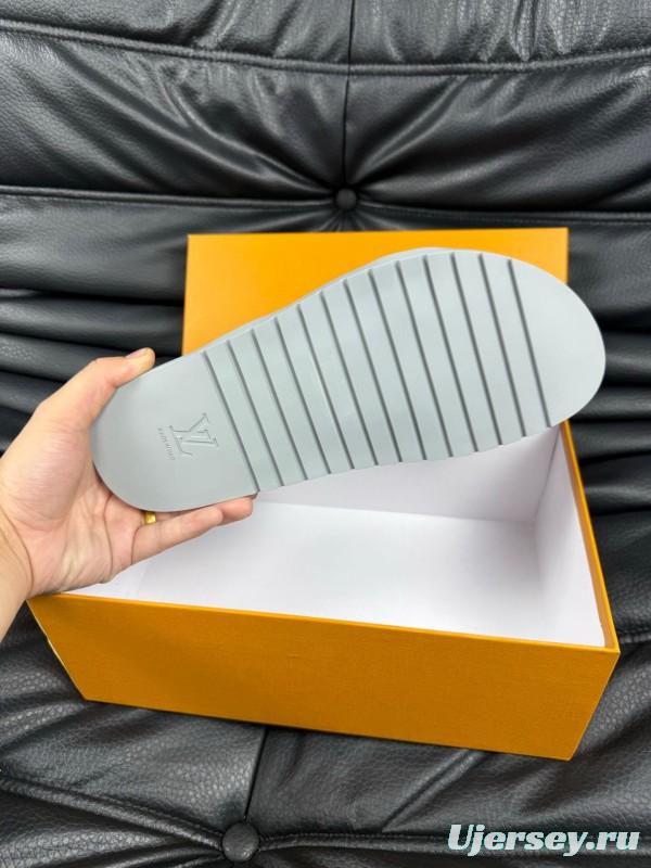 2025 Men Louis Vuitton White Rubber Slippers AS00180