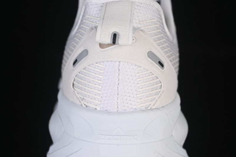 Nike Air Zoom Vomero 18 Cushioned Running Shoes - HM6803-009