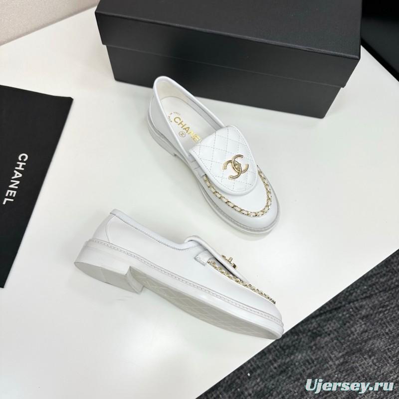 Chanel Classic Flap Chain CC Loafers with Buckle Closure - LY00320