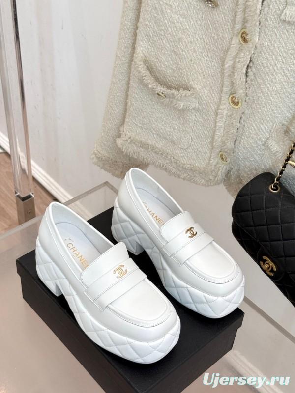 Chanel 25K Fall/Winter New Double C Platform Loafer Shoes with Waterproof Platform - KFY00320
