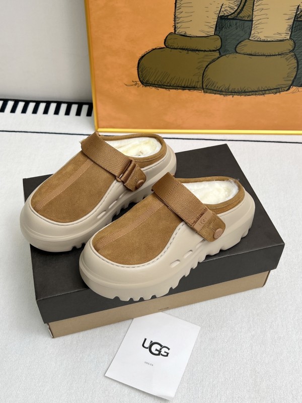 UGG Little Potato Half-Slip On Mule - MJ00
