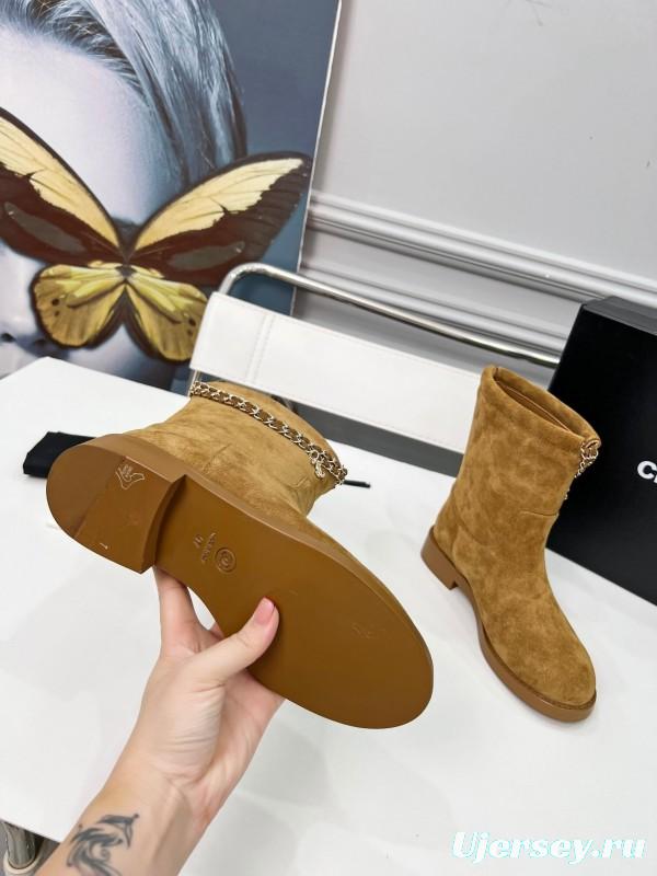 Chanel Quilted Leather Flat Ankle Boots with Four-Leaf Clover and CC Logo - LY00400