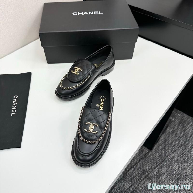 Chanel Classic Flap Chain CC Loafers with Buckle Closure - LY00320