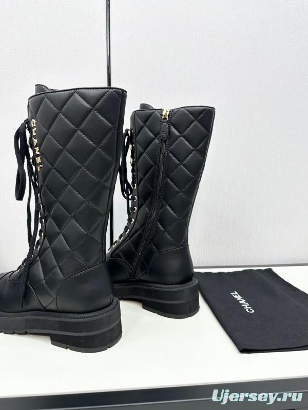Chanel Fall/Winter Essential Short Boots with Rubber Foam Sole - LY00380