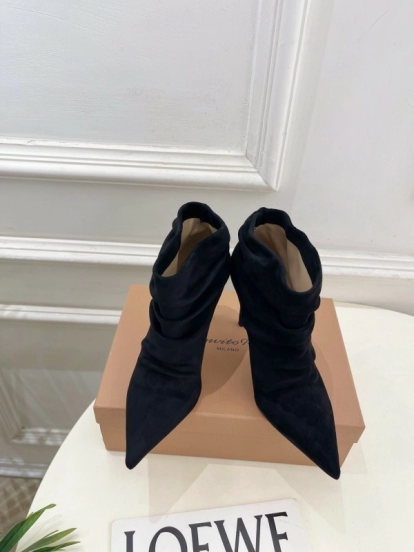 Gianvito Rossi Fall Winter 2025 GR Pointed Toe Retro Pleated High Heel Ankle Boots - KFY00340