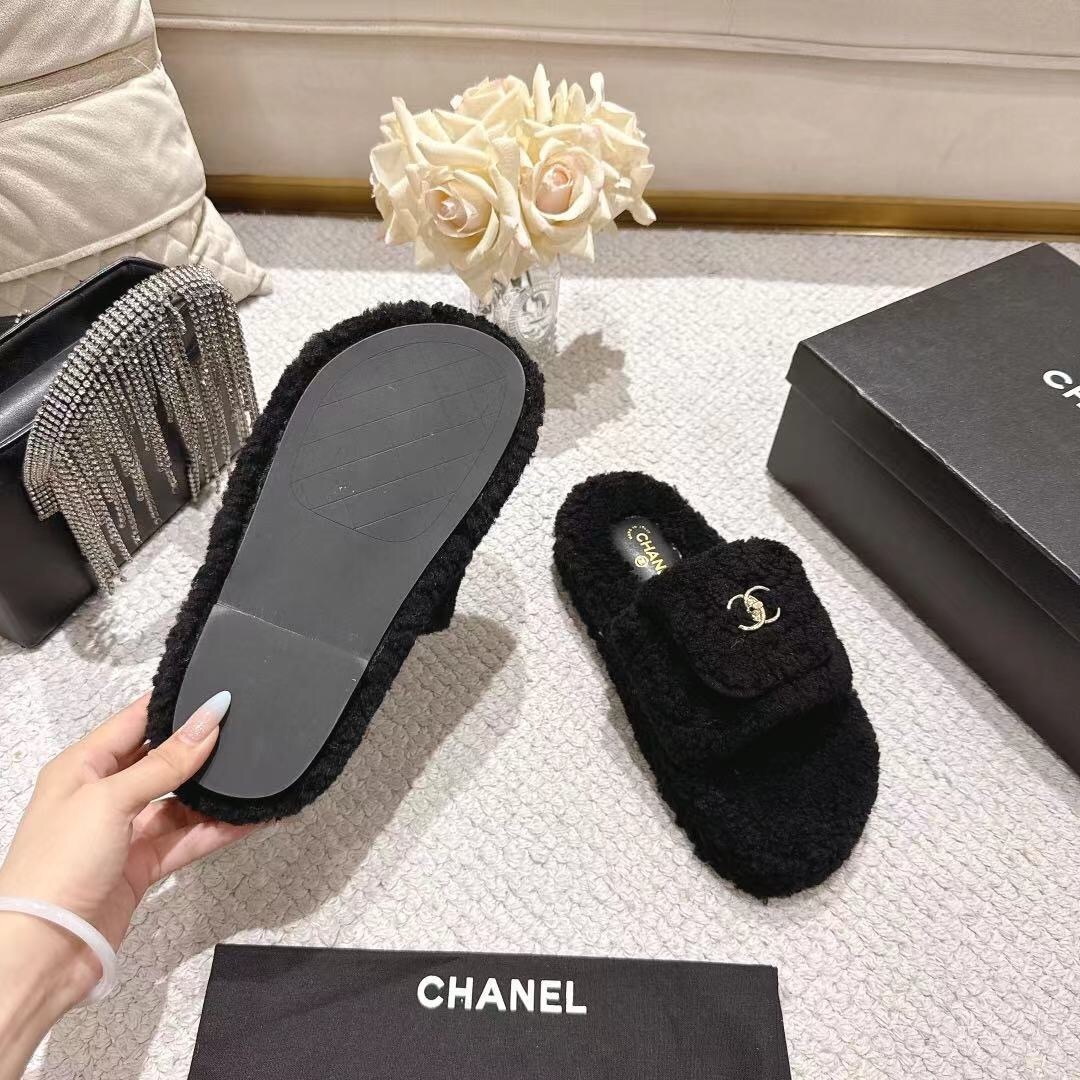 Chanel 2025 SS Slingback Loafers with Lock Buckle - LY00250