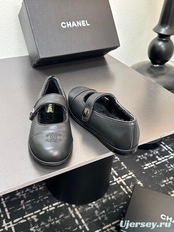 Chanel 2025 SS French Mary Jane Flat Shoes with Fur Trim - KFY00300