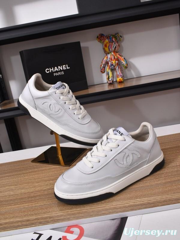 Chanel Loafers Classic Style with Gradient Logo and Platform Sole - KFY00350