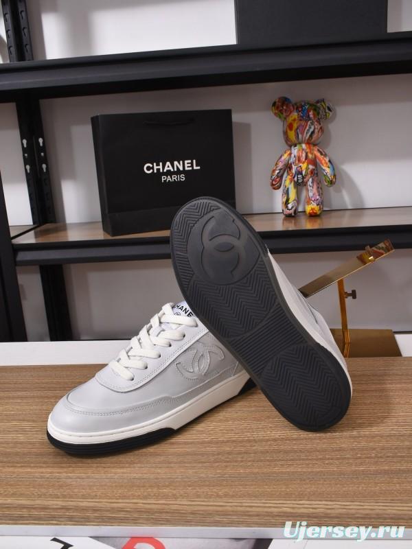 Chanel Loafers Classic Style with Gradient Logo and Platform Sole - KFY00350