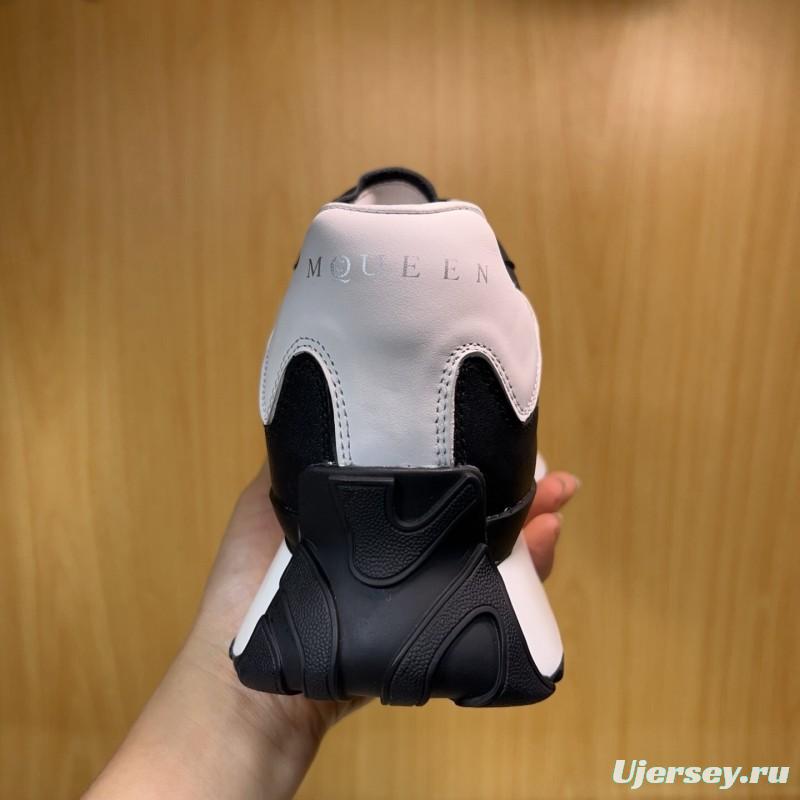 Alexander McQueen Spring 2025 Platform Sneakers with Logo Print - AS00320