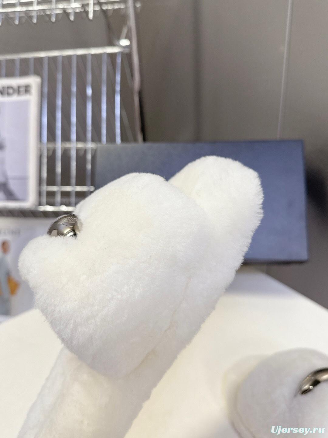 ALAÏA Fall/Winter 2025 Latest Fur Slippers - KFY00230