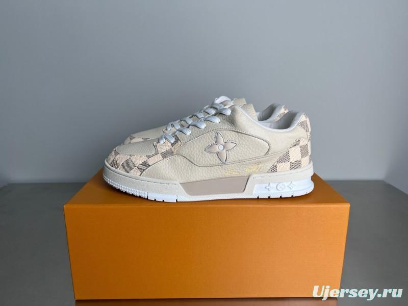 Louis Vuitton 2025 Spring/Summer Collection Luxury Sneakers with Signature Logo and Dual-Color TPU Outsole - YC