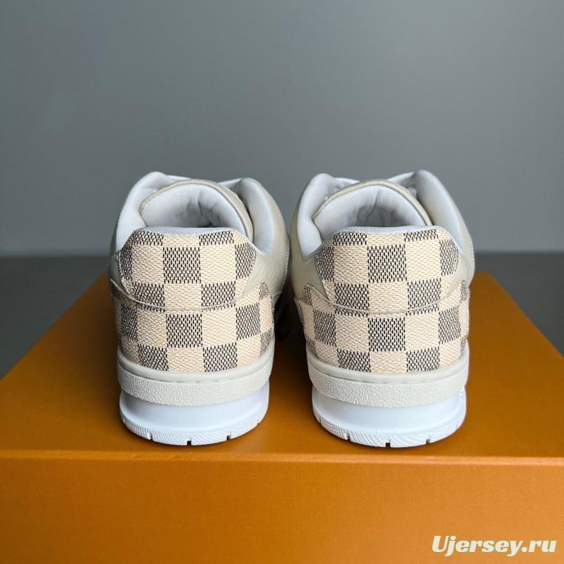Louis Vuitton 2025 Spring/Summer Collection Luxury Sneakers with Signature Logo and Dual-Color TPU Outsole - YC