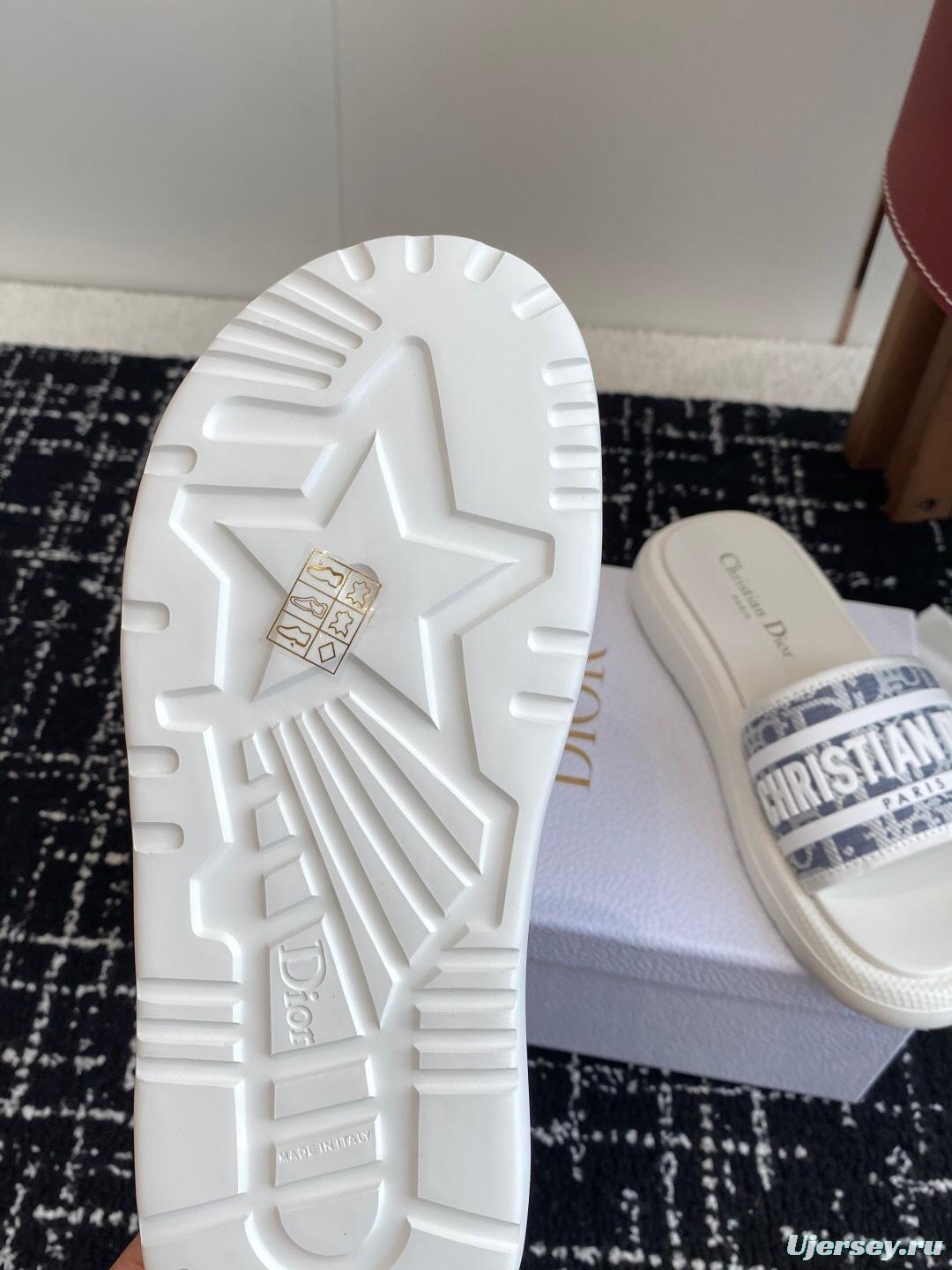 Dior Spring Summer 2025 Latest Ultra-Light Foam Sole Beach Sandals - KFY00260