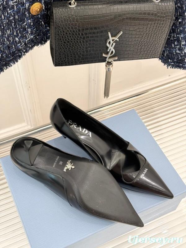 Prada 2025 SS Catwalk Pointed Toe Kitten Heel Single Shoes - KFY00310