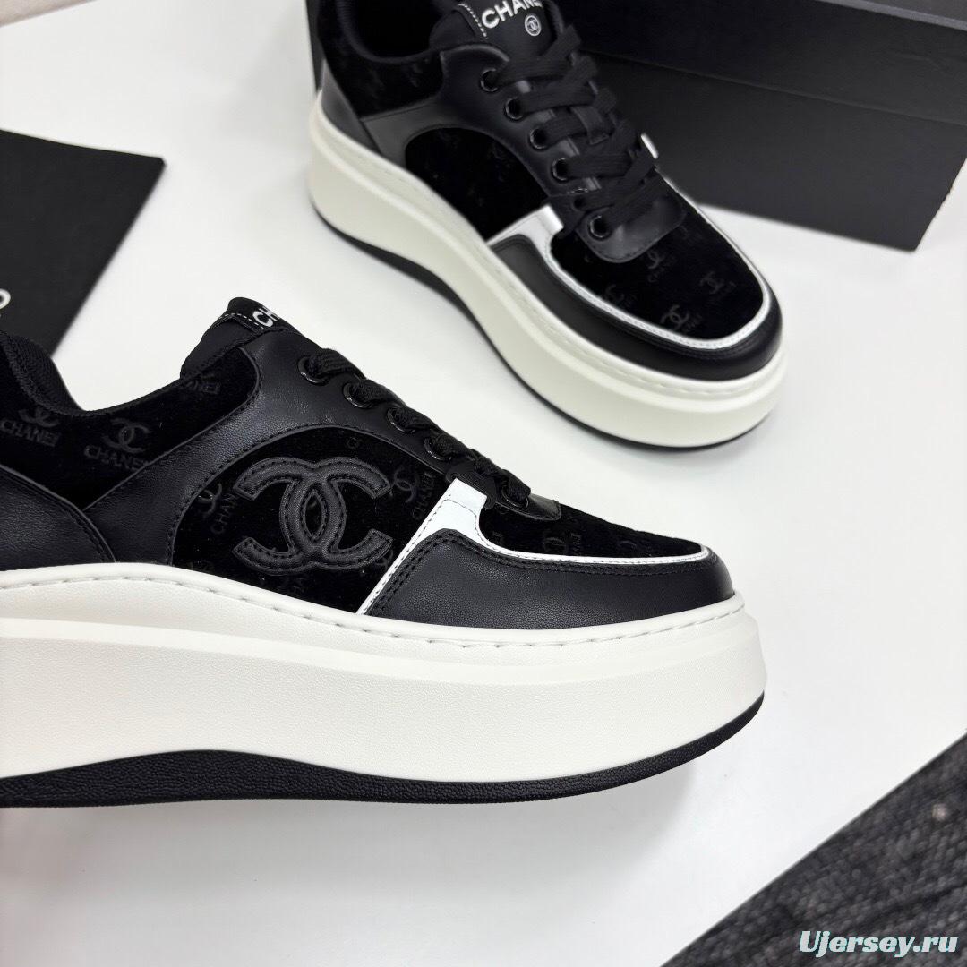 Chanel 2025 SS Panda Casual Sneakers - LY00340