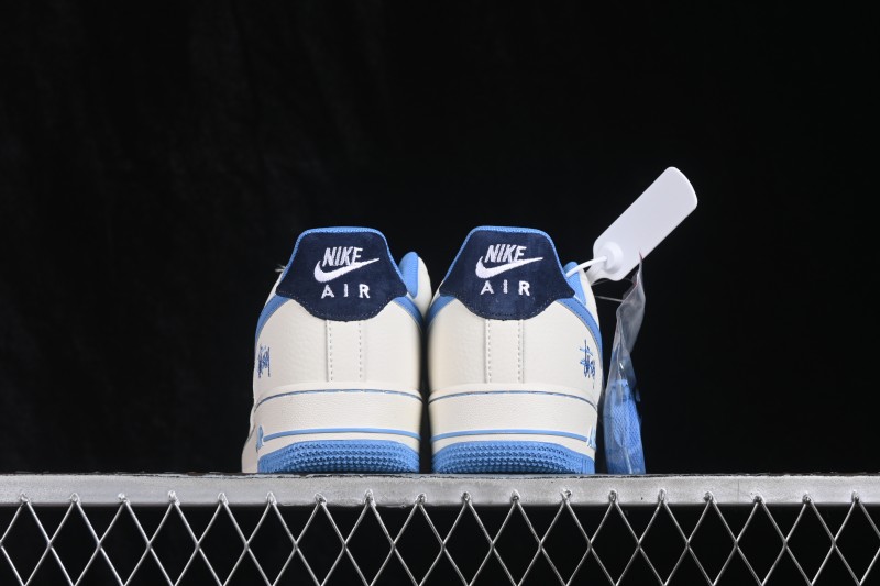 Nike Air Force 1 '07 Low Basketball Shoes with Full-Length Air Cushion - QZ6683-901
