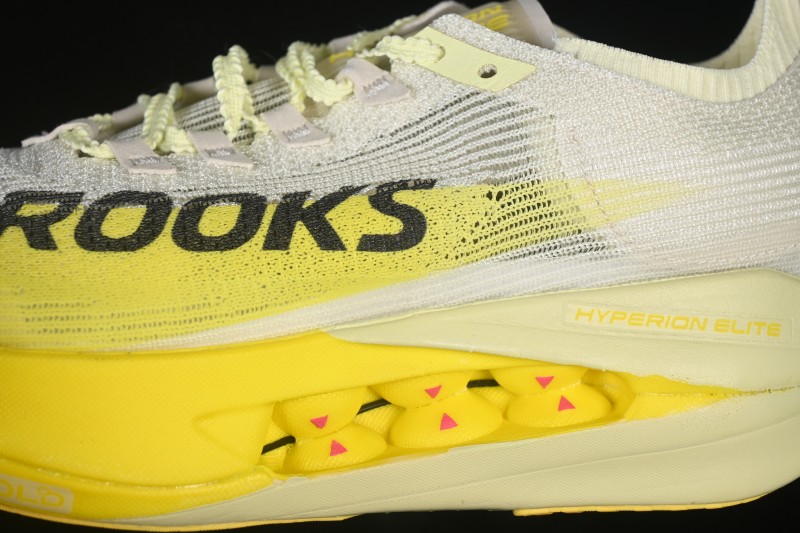 Brooks Hyperion Elite 5 Racing Running Shoes with Lightweight Cushioning and Carbon Plate - 1000491D756