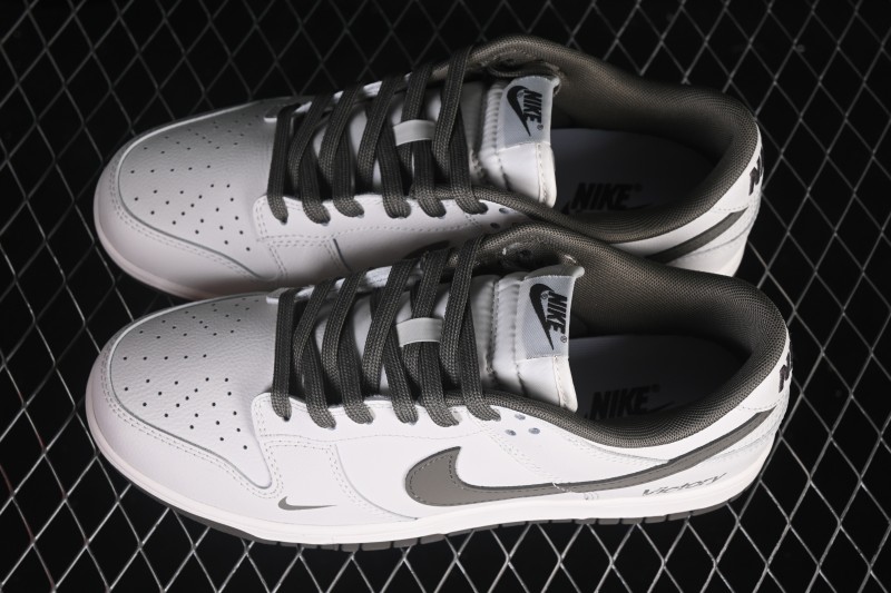 Nike SB Dunk Low Skateboarding Shoes with Cushioned Collar and Vulcanized Sole - WG0716-153