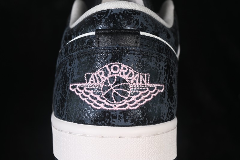 Nike Air Jordan 1 Low Retro Basketball Shoes with Cracked Leather and Black-White Colorway - II0595-001