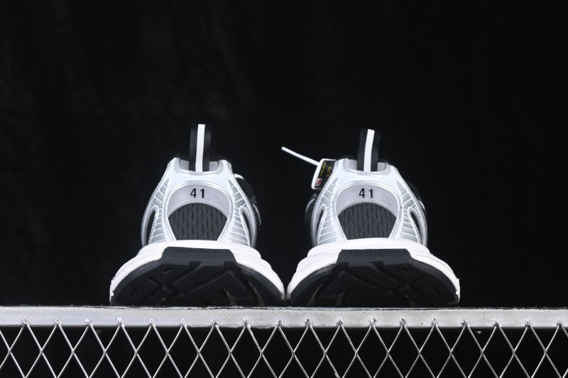 Balenciaga Phantom Sneaker High-Tech Running Shoes for Men with Urban Streetwear Design - W3XGM1190