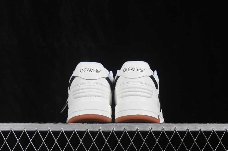 Off-White Out of Office Low-Top Skateboarding Shoes in Off-White Gum Black - WME5